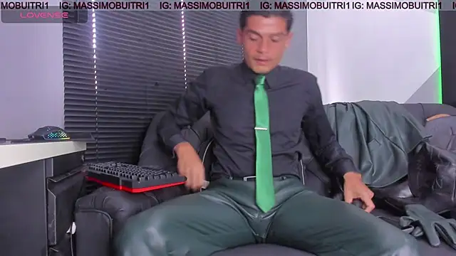 Snapshot of massimo_g chatting on 04.13.26 massimo g online show from 04.13.26