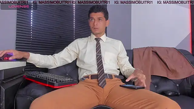 Snapshot of massimo_g chatting on 04.14.26 massimo g online show from 04.14.26