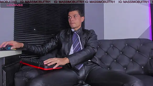 Snapshot of massimo_g chatting on 04.15.26 massimo g online show from 04.15.26