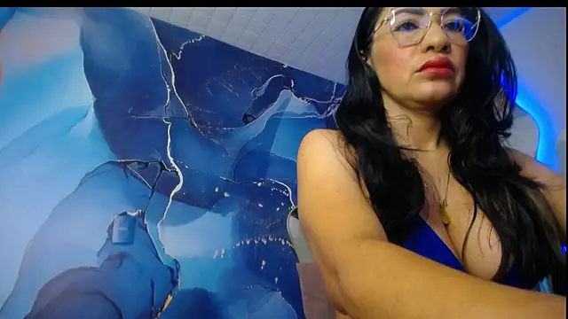 Snapshot of luzcastillo07 chatting on 05.09.26 luzcastillo07 online show from 05.09.26