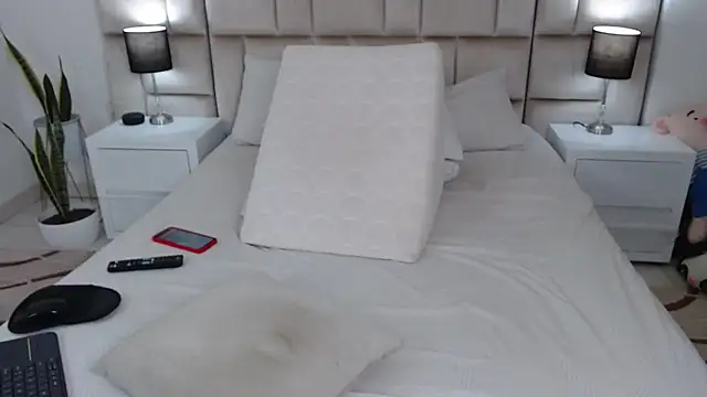 Snapshot of JesicaTaylorxx chatting on 09.21.25 JesicaTaylorxx online show from 09.21.25