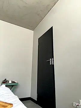 Snapshot of BedroomBullyX5 chatting on 10.27.25 BedroomBullyX5 online show from 10.27.25