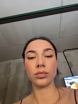 Snapshot of sinthiaroze chatting on 11.01.25 sinthiaroze online show from 11.01.25