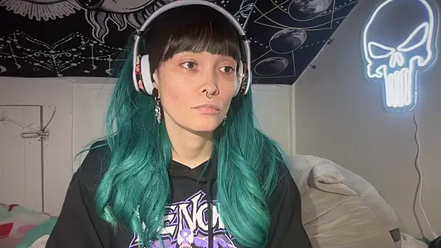 Snapshot of FRRANNKIE chatting on 01.07.25 FRRANNKIE online show from 01.07.25