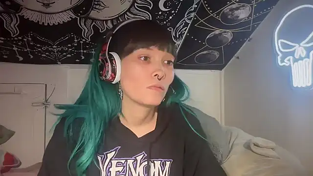 Snapshot of FRRANNKIE chatting on 01.07.25 FRRANNKIE online show from 01.07.25