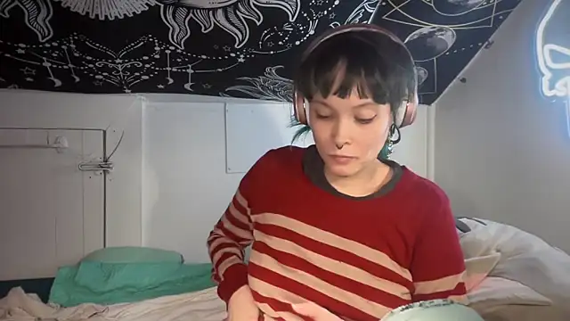 Snapshot of FRRANNKIE chatting on 01.17.25 FRRANNKIE online show from 01.17.25