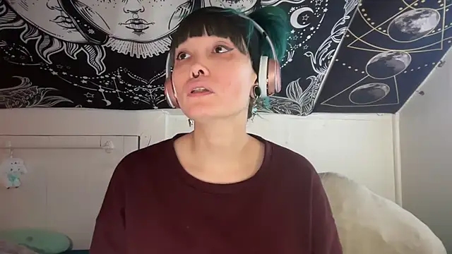 Snapshot of FRRANNKIE chatting on 01.25.25 FRRANNKIE online show from 01.25.25