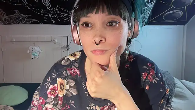 Snapshot of FRRANNKIE chatting on 01.26.25 FRRANNKIE online show from 01.26.25