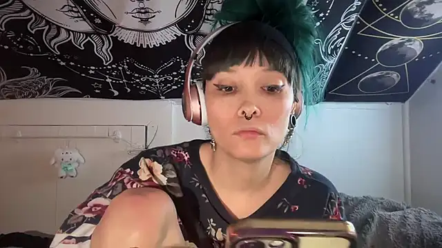 Snapshot of FRRANNKIE chatting on 01.26.25 FRRANNKIE online show from 01.26.25