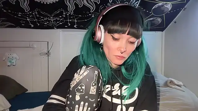 Snapshot of FRRANNKIE chatting on 01.31.25 FRRANNKIE online show from 01.31.25