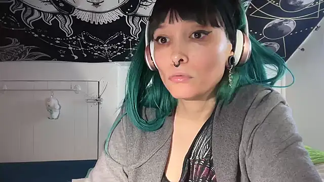 Snapshot of FRRANNKIE chatting on 02.02.25 FRRANNKIE online show from 02.02.25