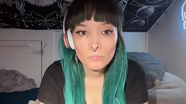 Snapshot of FRRANNKIE chatting on 02.04.25 FRRANNKIE online show from 02.04.25