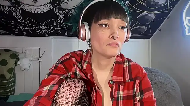 Snapshot of FRRANNKIE chatting on 02.16.25 FRRANNKIE online show from 02.16.25