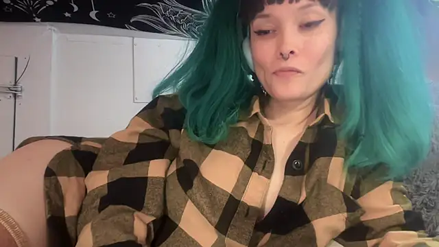 Snapshot of FRRANNKIE chatting on 02.18.25 FRRANNKIE online show from 02.18.25