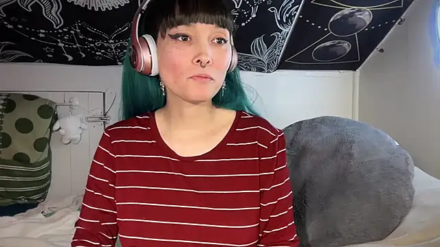 Snapshot of FRRANNKIE chatting on 02.20.25 FRRANNKIE online show from 02.20.25