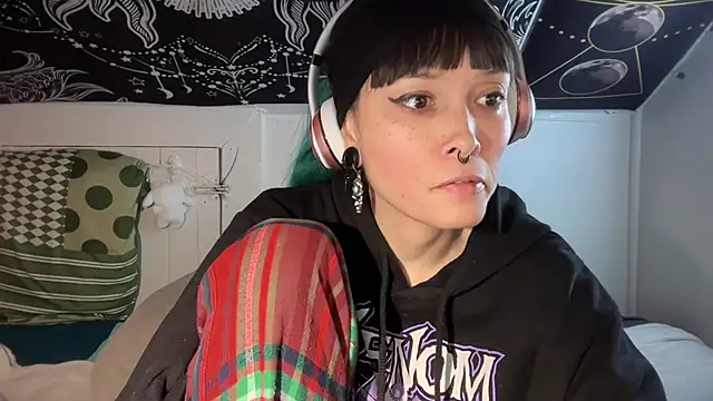 Snapshot of FRRANNKIE chatting on 02.21.25 FRRANNKIE online show from 02.21.25