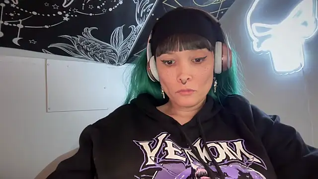 Snapshot of FRRANNKIE chatting on 02.21.25 FRRANNKIE online show from 02.21.25