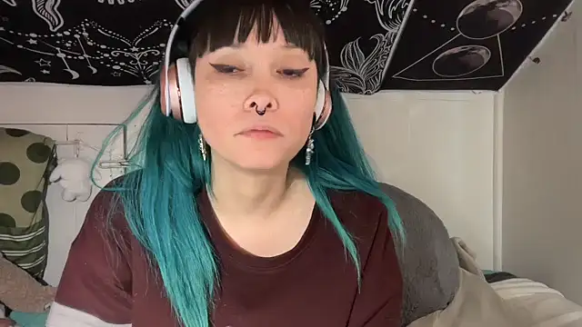 Snapshot of FRRANNKIE chatting on 02.22.25 FRRANNKIE online show from 02.22.25