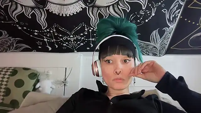 Snapshot of FRRANNKIE chatting on 02.23.25 FRRANNKIE online show from 02.23.25