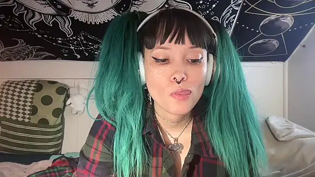 Snapshot of FRRANNKIE chatting on 02.27.25 FRRANNKIE online show from 02.27.25