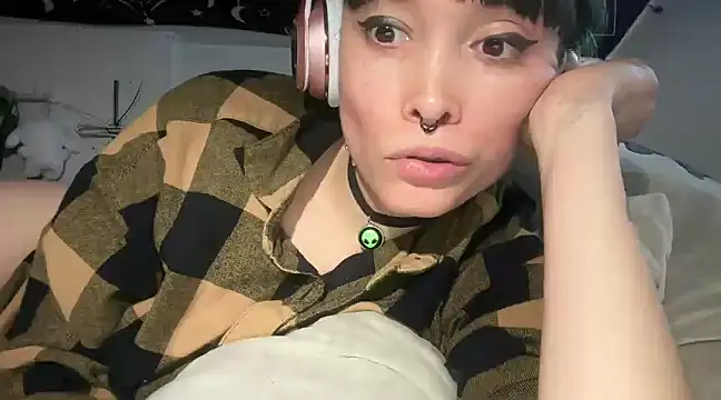 Snapshot of FRRANNKIE chatting on 03.01.25 FRRANNKIE online show from 03.01.25