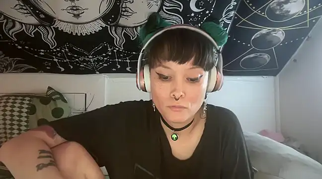 Snapshot of FRRANNKIE chatting on 03.19.25 FRRANNKIE online show from 03.19.25