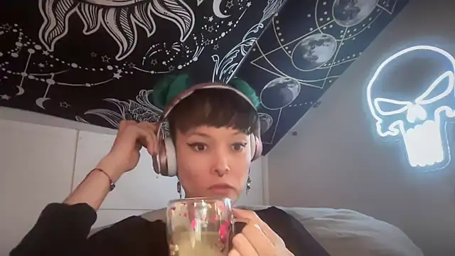 Snapshot of FRRANNKIE chatting on 03.20.25 FRRANNKIE online show from 03.20.25