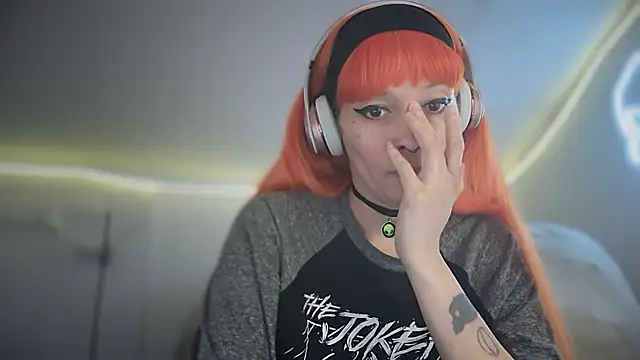 Snapshot of FRRANNKIE chatting on 10.12.25 FRRANNKIE online show from 10.12.25