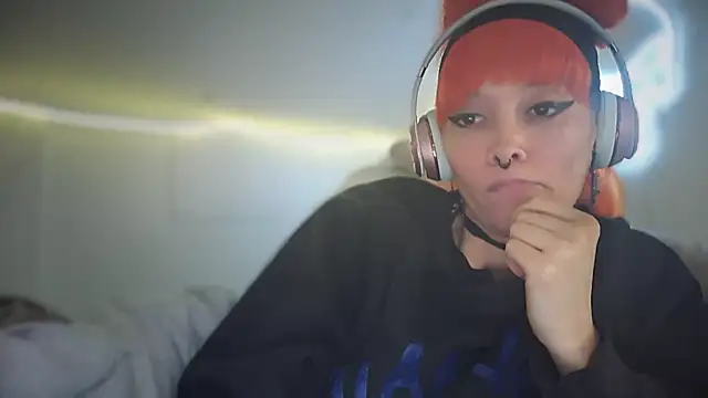 Snapshot of FRRANNKIE chatting on 10.18.25 FRRANNKIE online show from 10.18.25