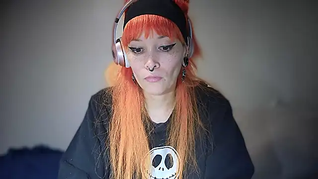 Snapshot of FRRANNKIE chatting on 10.29.25 FRRANNKIE online show from 10.29.25