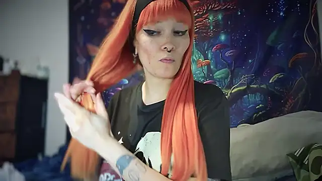 Snapshot of FRRANNKIE chatting on 11.19.25 FRRANNKIE online show from 11.19.25