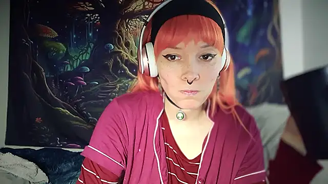 Snapshot of FRRANNKIE chatting on 11.24.25 FRRANNKIE online show from 11.24.25