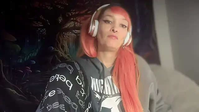 Snapshot of FRRANNKIE chatting on 12.14.25 FRRANNKIE online show from 12.14.25