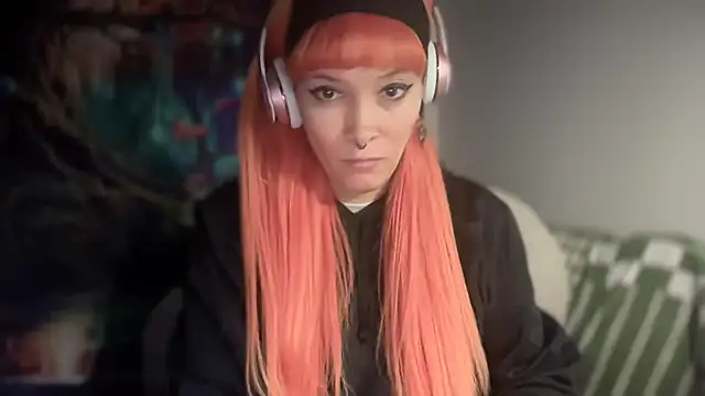 Snapshot of FRRANNKIE chatting on 12.15.25 FRRANNKIE online show from 12.15.25