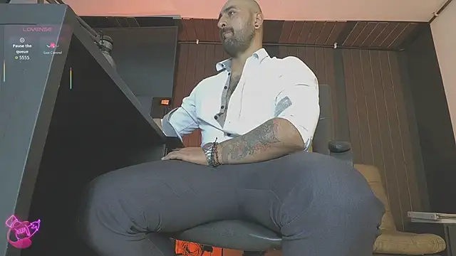 Snapshot of Leon_1234 chatting on 04.30.26 Leon 1234 online show from 04.30.26
