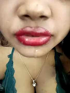 Hotlisa online show from 02.05.25