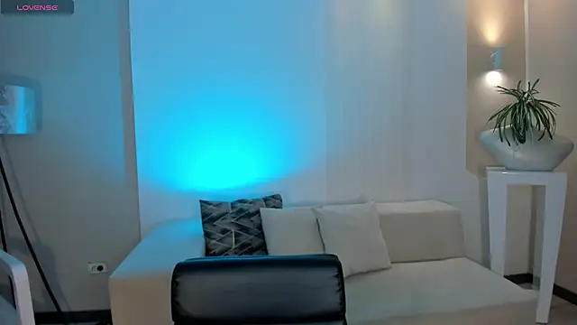 DannaCruz online show from 03.08.25