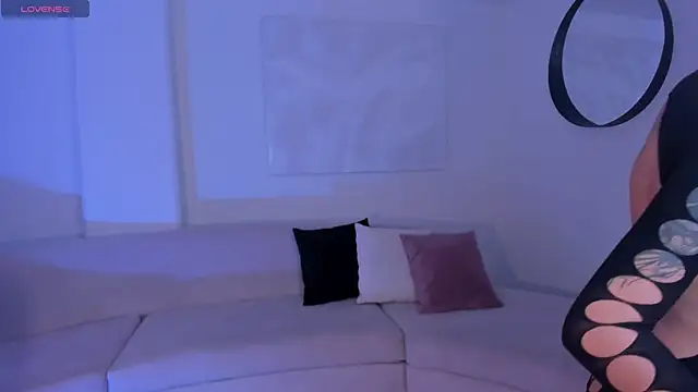 DannaCruz online show from 09.13.25