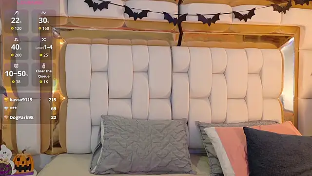 Snapshot of valkiria_moore chatting on 10.27.25 valkiria moore online show from 10.27.25