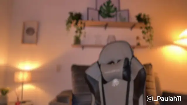 Snapshot of Paulah_x chatting on 10.18.25 Paulah x online show from 10.18.25