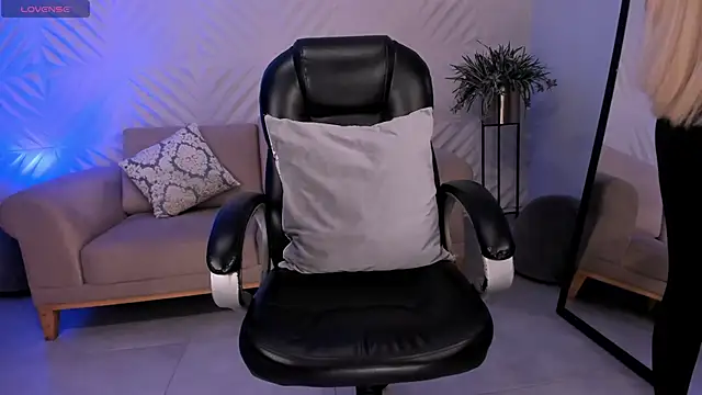 SophiePalmer online show from 03.01.25