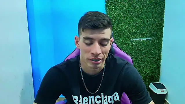 Snapshot of DEIBY_BABY chatting on 01.18.25 DEIBY BABY online show from 01.18.25