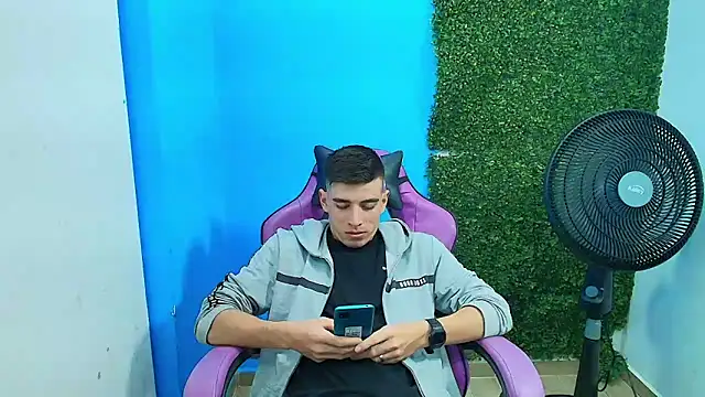 Snapshot of DEIBY_BABY chatting on 02.10.25 DEIBY BABY online show from 02.10.25