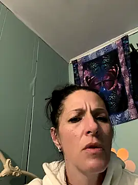 DominiqueX0 online show from 10.31.25