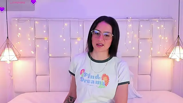 SarahSophia  online show from 02.03.25