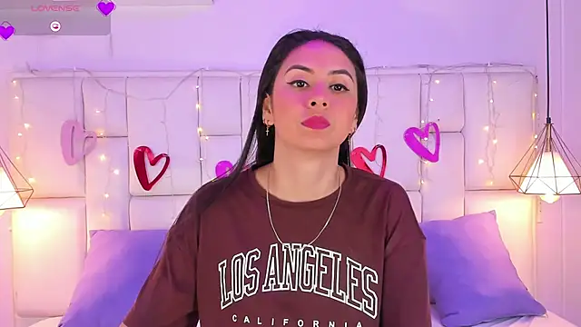 SarahSophia  online show from 02.13.25