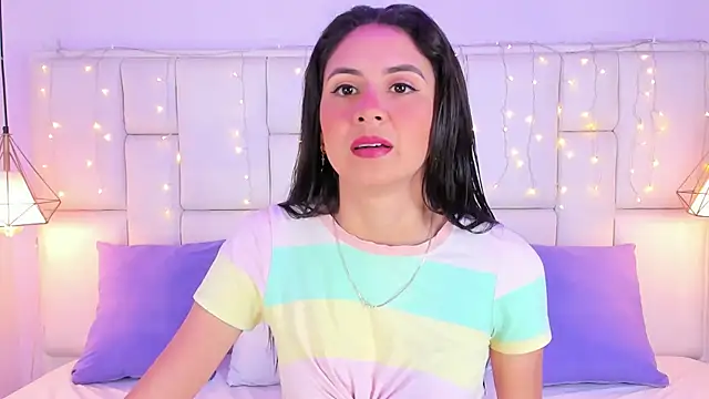 SarahSophia  online show from 03.21.25