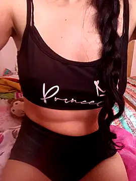 LissaThompsom online show from 01.30.25