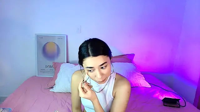 AmyOlimpo online show from 04.17.26