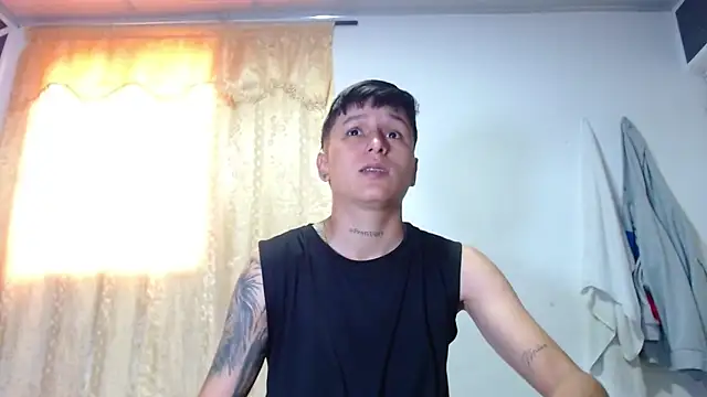 Snapshot of Tamarahryan chatting on 12.14.24 Tamarahryan online show from 12.14.24